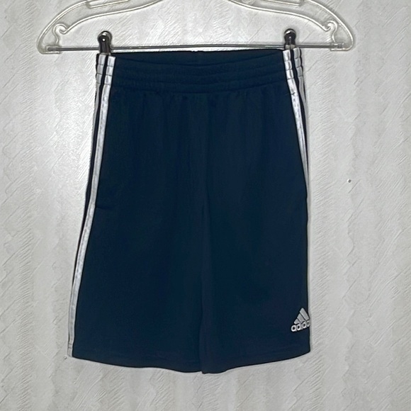 ❤️ ADIDAS Boys Shorts Size S (8) - Picture 2 of 5